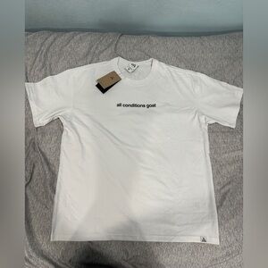 SIZE XL Nike ACG All Conditions Goat Short Sleeve T Shirt FV3493-121